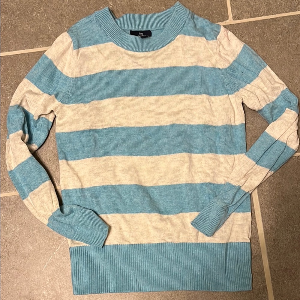 GAP Light Blue and creamSweater